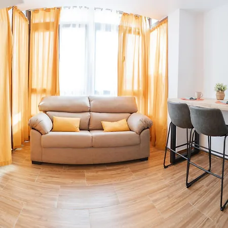 Global Living Apartment *